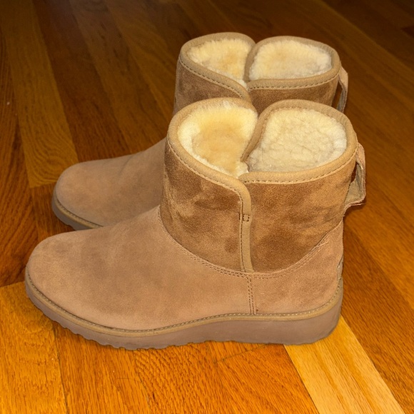 Ugg Boots - Picture 1 of 4